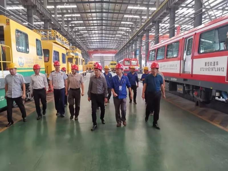 襄州区领导莅临时瑞达重工开展国庆节前安全生产大检查