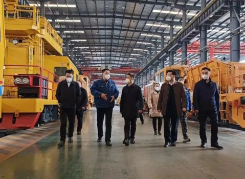  襄阳市市长王太晖、市政府秘书长张宇辉、襄州区区委书记刘明锋等一行到时瑞达重工开展春节前走访慰问活动 